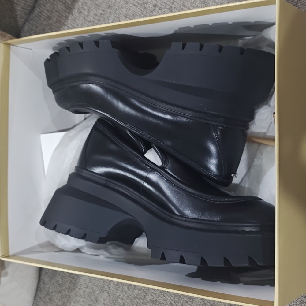 Michael Kors Loafers - Picture 7 of 10